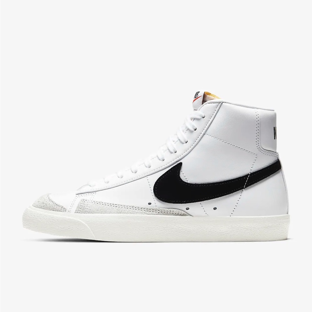 Women’s size 7 Nike Blazer Mid '77 white and black